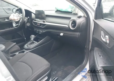 2020 Kia Forte Lxs z USA, uszkodzony, nr VIN 3KPF24AD7LE225475